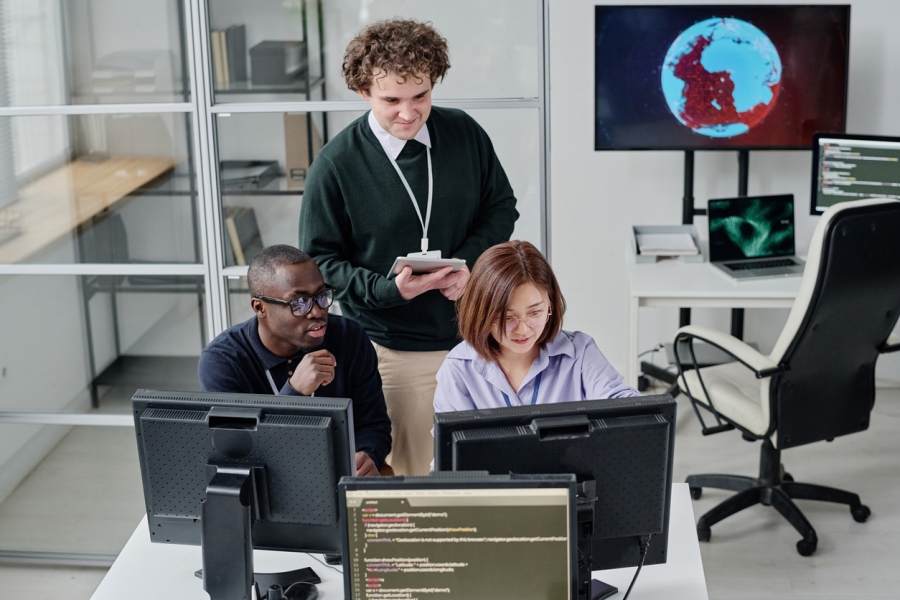 What Are the Benefits of Working with IT Placement Agencies for Specialist Hiring?