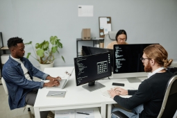 Why Using IT Placement Agencies Speeds Up Your Hiring Process